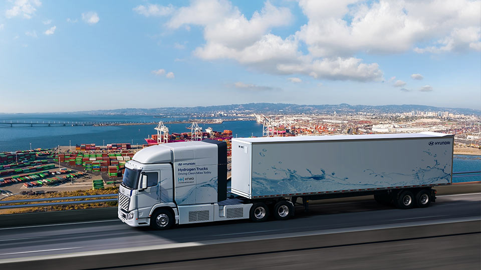 Hyundai Motor Unveils the New XCIENT Heavy-Duty Fuel Cell Truck at ACT Expo 2025