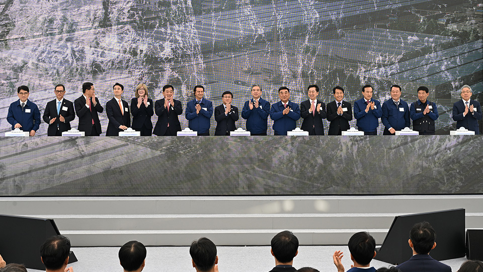 현대자동차가 글로벌 에너지 전환 리더로의 도약을 위한 수소연료전지 및 수전해 생산 거점 설립을 본격화했다.