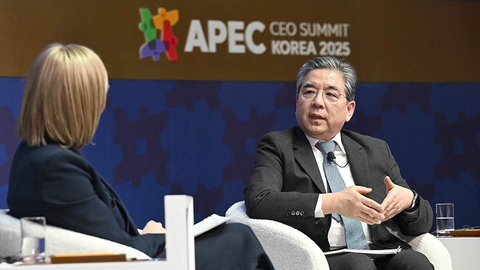 현대차그룹은 이 자리에서 ‘수소, 모빌리티를 넘어 사회를 위한 새로운 에너지(Hydrogen, Beyond Mobility, New Energy for Society)’ 세션을 진행하며 수소 사업 방향성과 현황을 공유하고 수소 산업 발전 가속화를 위한 다양한 의견을 나눴다.