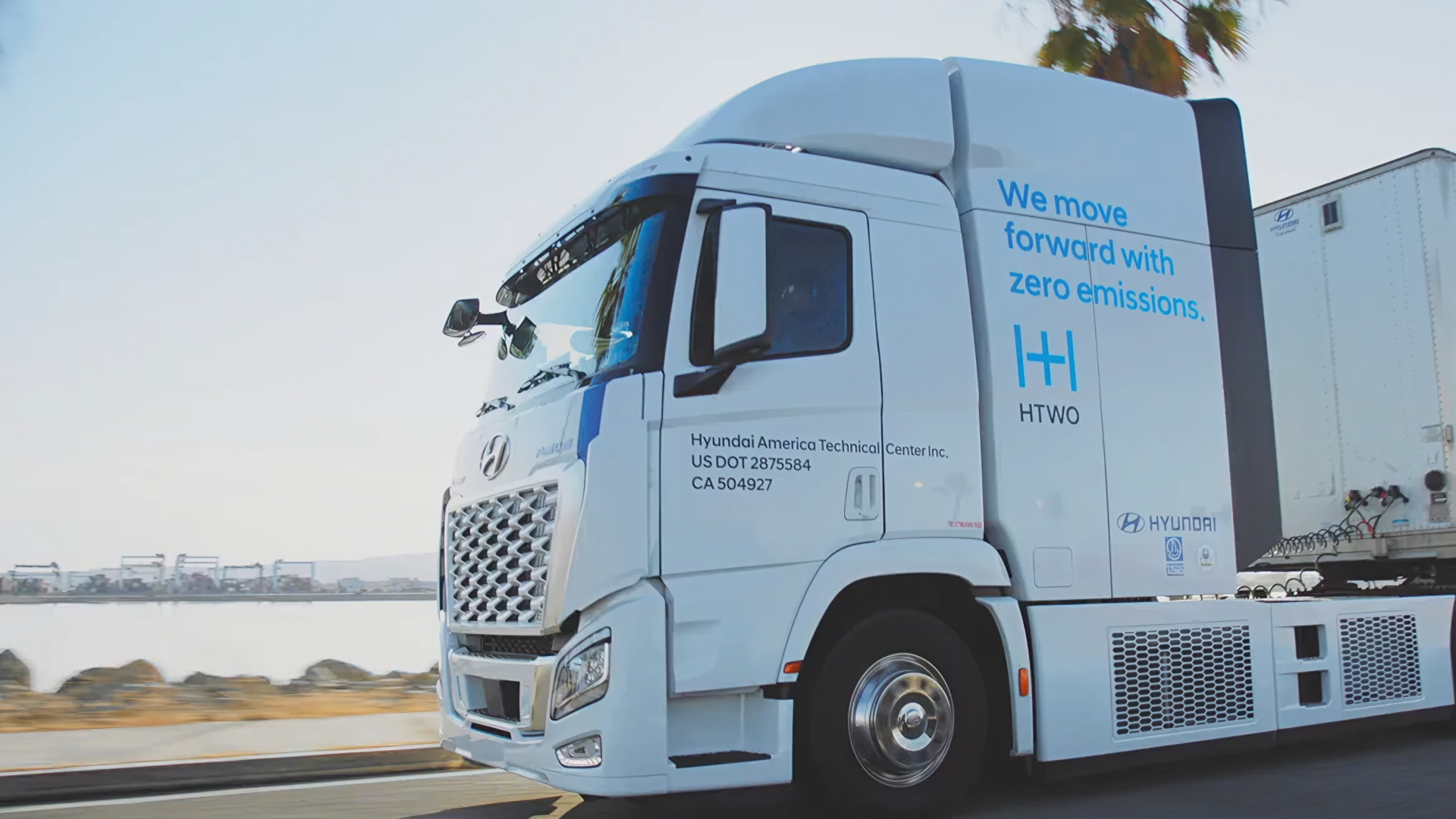 Hyundai’s XCIENT Fuel Cell Tractor in California