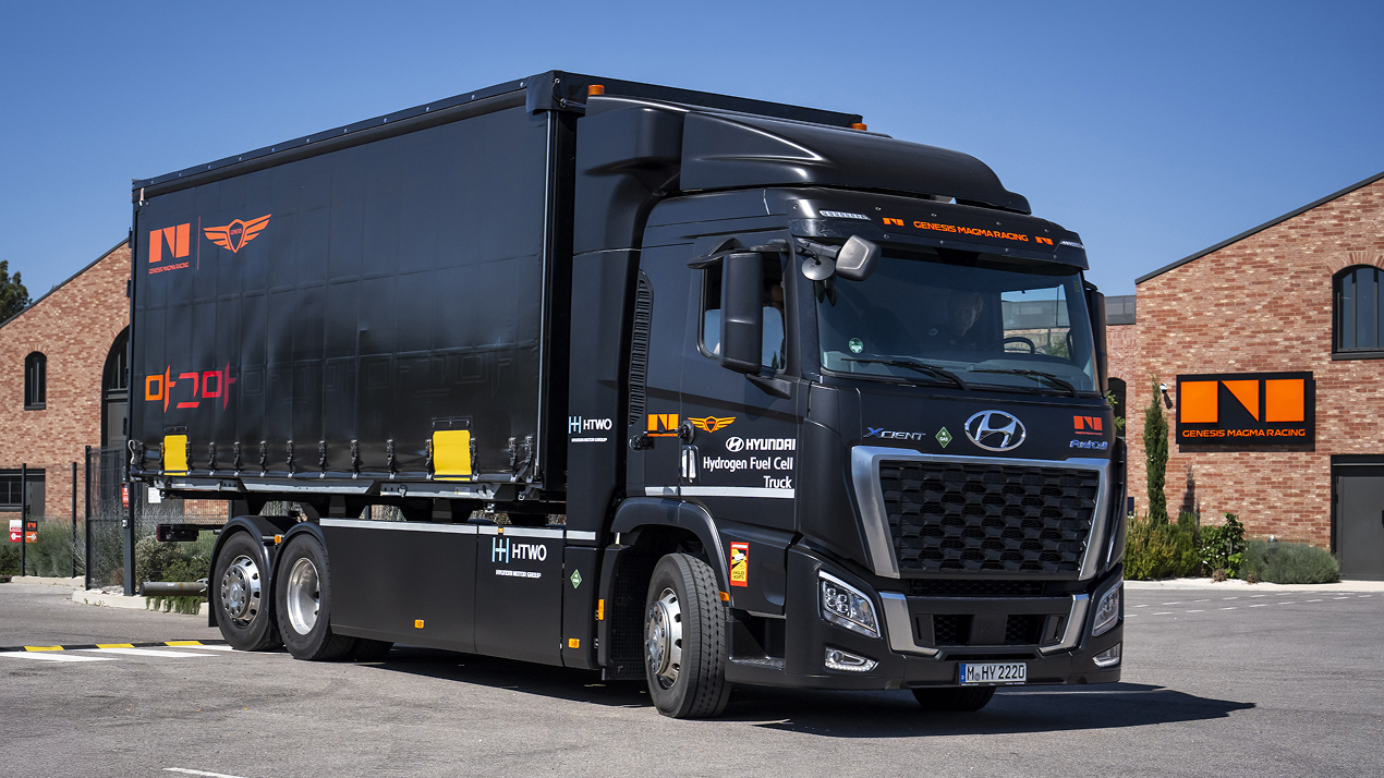(Image 2) XCIENT Fuel Cell truck