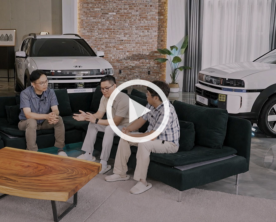 Hear from owners of the all-new NEXO as they share their real-world experiences with its driving performance, ride comfort, quietness and convenient hydrogen refueling, highlighting the everyday appeal of Hyundai Motor’s next-generation fuel cell electric vehicle and the potential of hydrogen mobility.